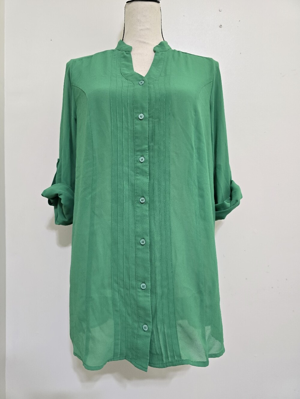 SUGARMINT size Medium Pleated Roll Tab Sleeve Button Blouse Green